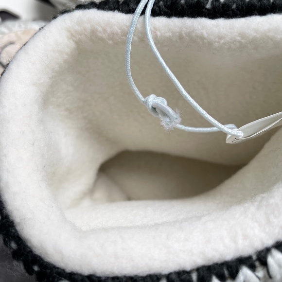 🆕 SO Dog Bootie Slippers - Picture 7 of 12